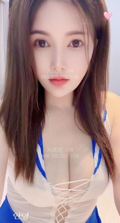 朝阳骚臀大奶小穴