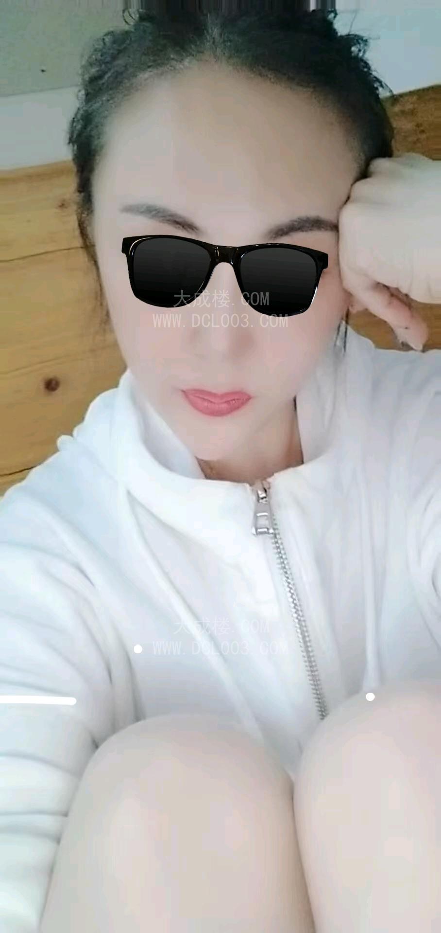 大连美乳少妇笑笑