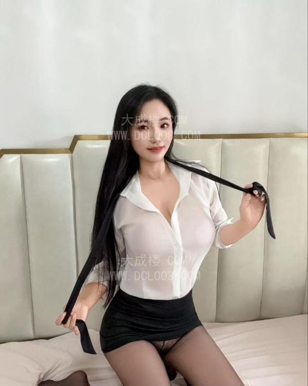 天河丰满巨乳奶瓶