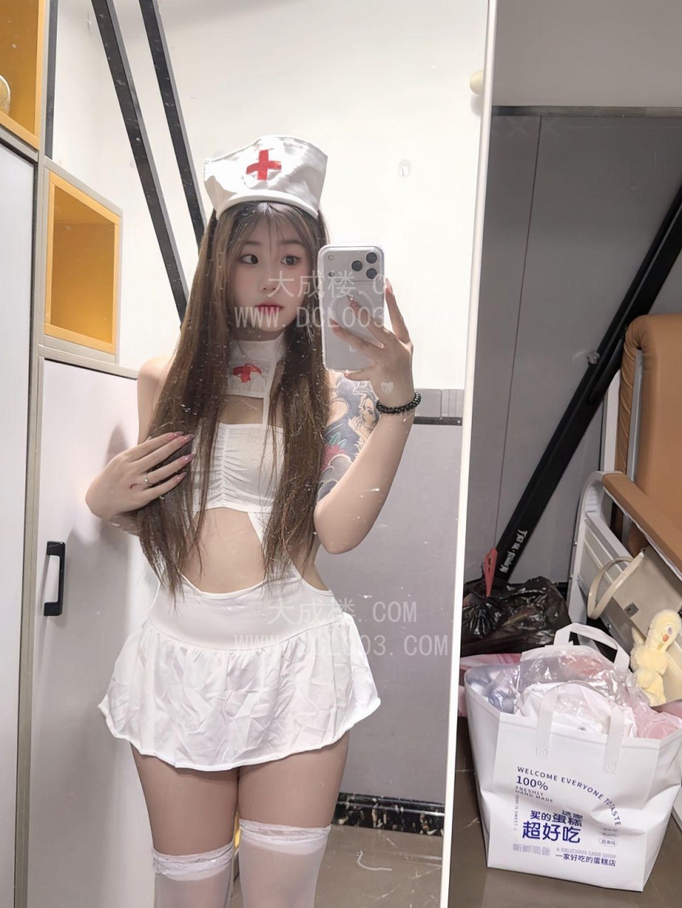 天河18岁纹身精神小妹