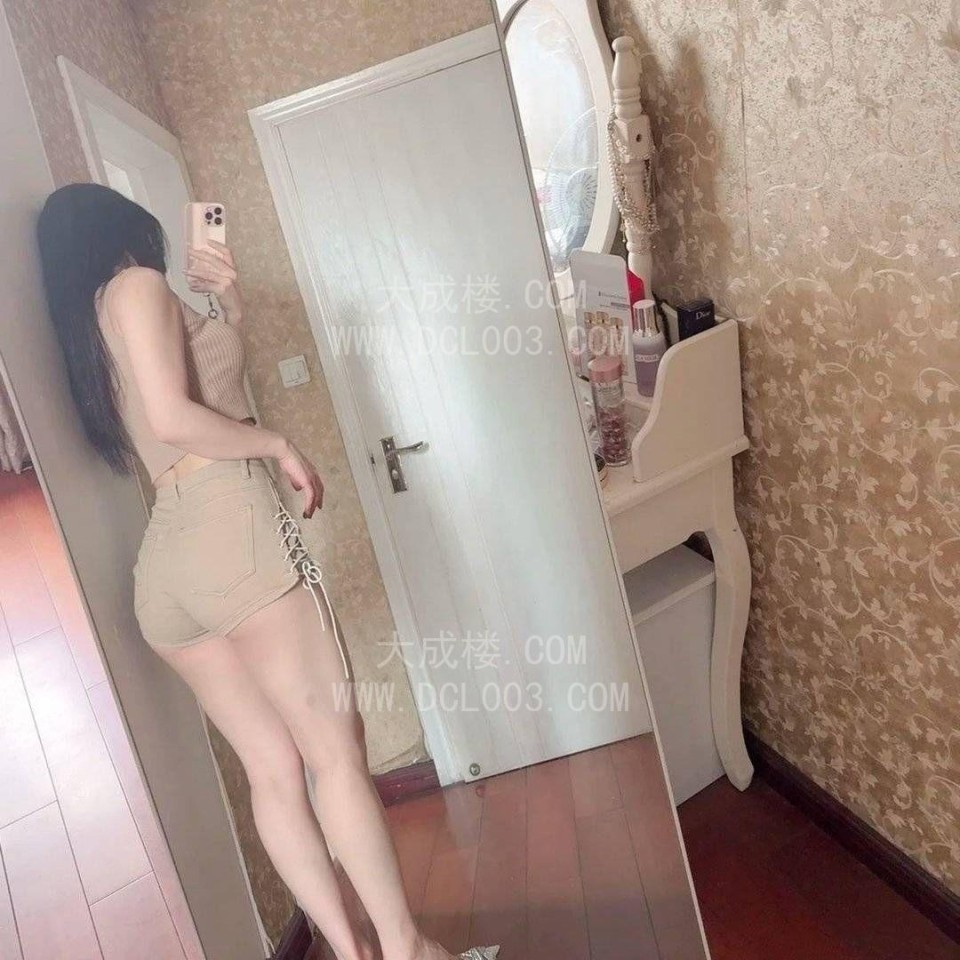 天河丰满多汁美鲍肥穴思思