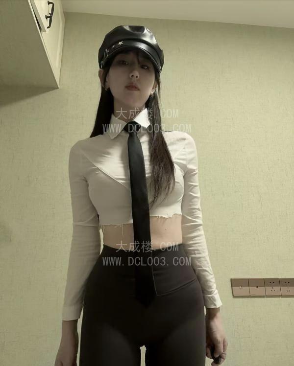 天河大胸妹身材好