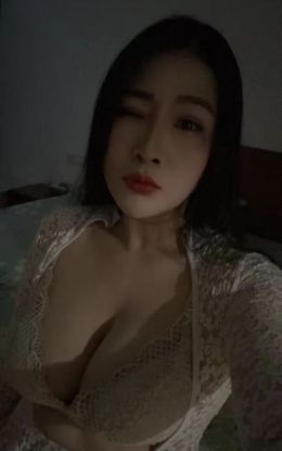 体验胸器美女
